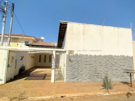 Casa-Térrea em Vila Planalto