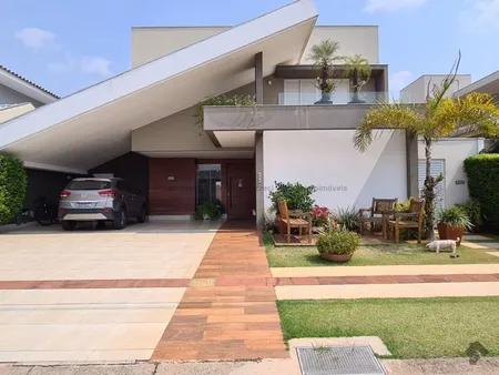 Sobrado-Condomínio em Pq. Residencial Damha I