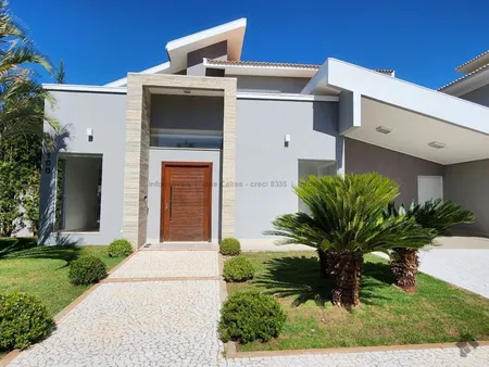 Sobrado-Condomínio em Pq. Residencial Damha I