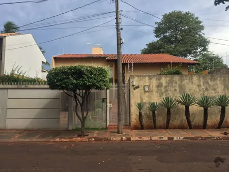 Sobrado em Chácara Cachoeira
