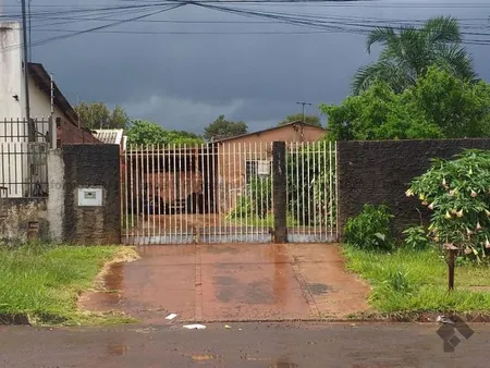 Casa-Térrea em Jardim Montevidéu