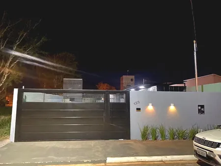 Casa-Térrea em Parque das Águas
