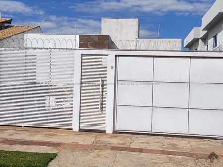 Casa-Térrea em Jardim Panamá