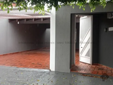 Casa-Térrea em Vila Ipiranga
