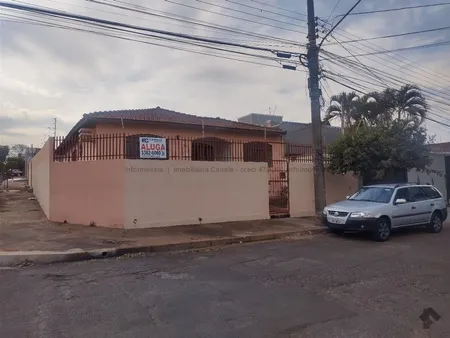 Casa-Térrea em Guanandi