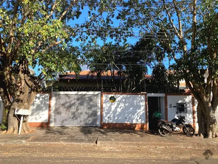 Casa-Térrea em Jardim São Bento