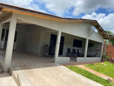 Casa-Térrea em Vila Donária