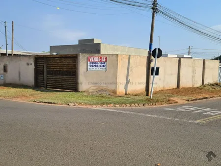 Casa-Térrea em Jardim Presidente