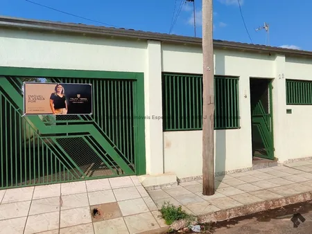 Casa-Térrea em Recanto dos Rouxinóis