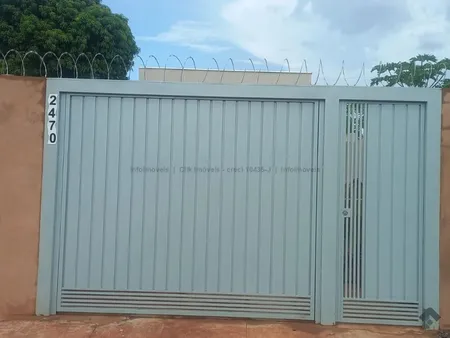 Casa-Térrea em Aero Rancho