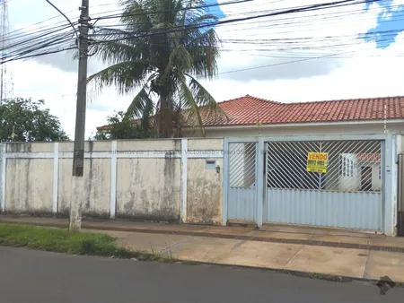 Casa-Térrea em Jardim São Lourenço