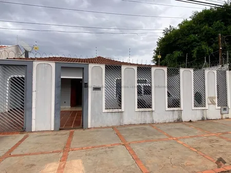 Casa-Térrea em Guanandi