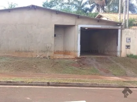 Casa-Térrea em Vila Santa Luiza