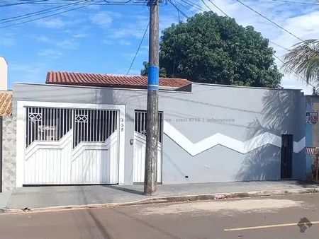 Casa Comercial em Residencial Sírio Libanês I