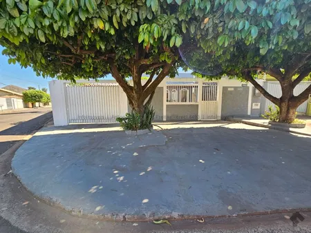 Casa-Térrea em Caiçara