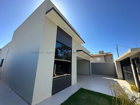 Casa-Térrea em Rita Vieira