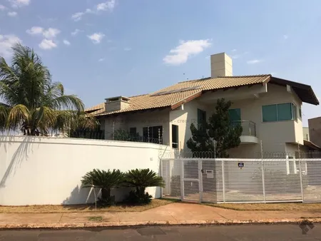 Sobrado em Chácara Cachoeira