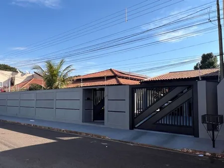 Casa-Térrea em Vila Margarida