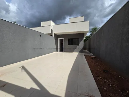 Casa-Térrea em Parque Dallas
