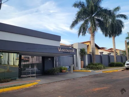 Sobrado-Condomínio em Chácara Cachoeira