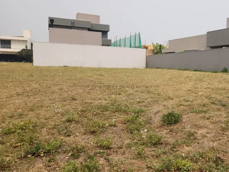 Terreno-Condomínio em Residencial Alphaville II