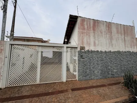 Casa Comercial em Vila Planalto