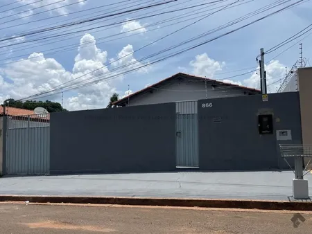 Casa-Térrea em Guanandi