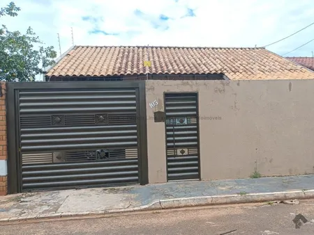 Casa-Térrea em Jardim Zé Pereira