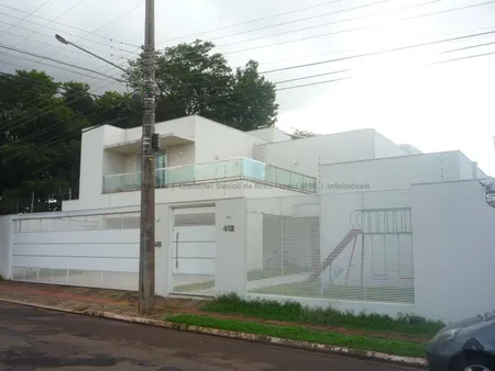 Sobrado em Chácara Cachoeira