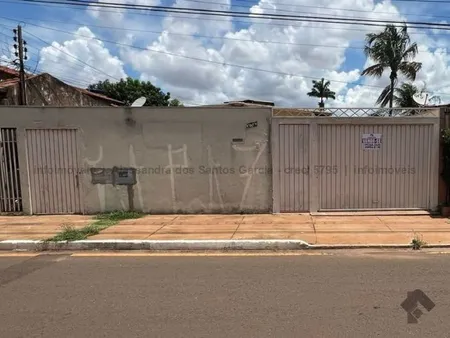 Casa-Térrea em Silvia Regina