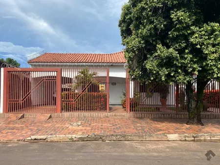 Casa-Térrea em Centro