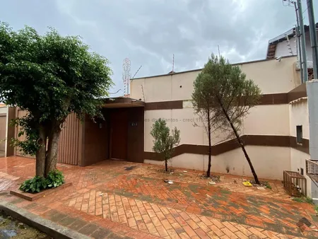 Casa-Térrea em Jardim São Lourenço