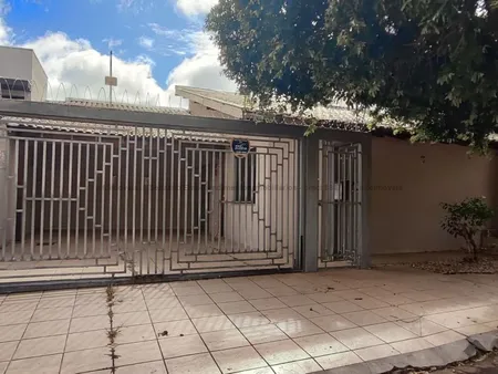 Casa-Térrea em Vila Rosa Pires