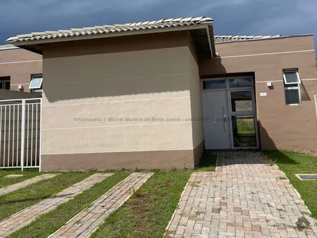 Casa-Térrea-Condomínio em Novos Estados