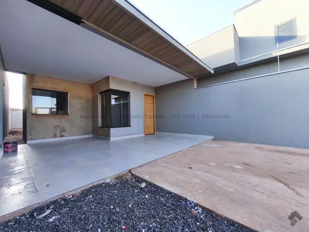 Casa-Térrea em Aero Rancho