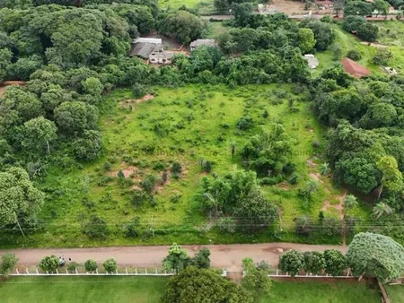 Área em Jardim Centenário