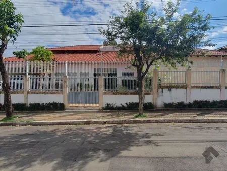 Casa-Térrea em Jardim TV Morena