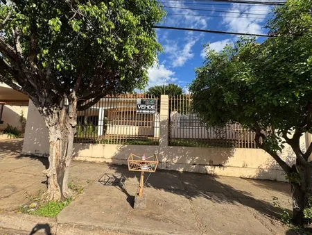 Casa-Térrea em Centro
