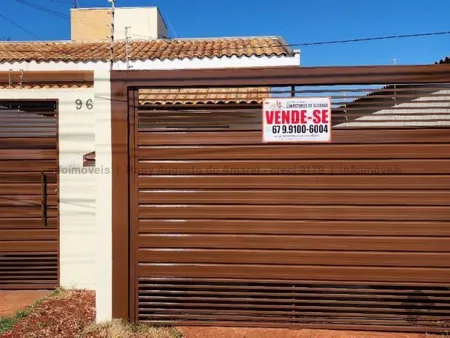 Casa-Térrea em Aero Rancho