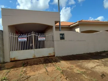 Casa-Térrea em Centro