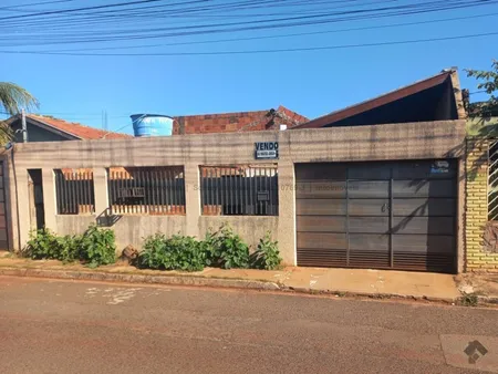 Casa-Térrea em Aero Rancho