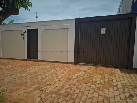 Casa-Térrea em Silvia Regina