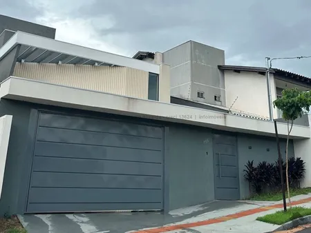 Sobrado em Loteamento Água Limpa Park