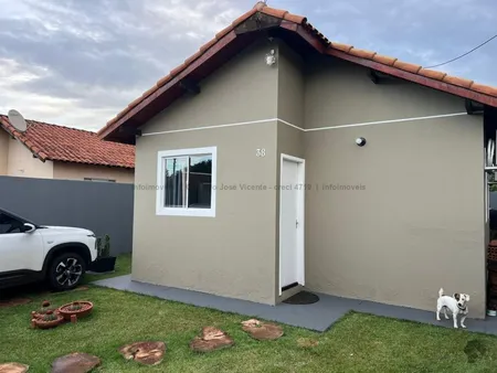 Casa-Térrea-Condomínio em Recanto dos Rouxinóis