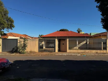 Casa-Térrea em Vila Alba