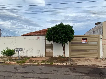 Casa-Térrea em Guanandi