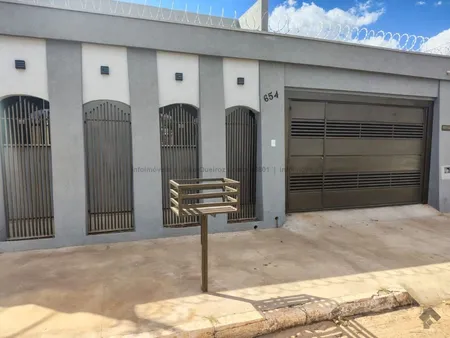 Casa-Térrea em Vila Alba