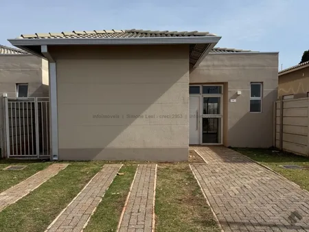 Casa-Térrea-Condomínio em Novos Estados
