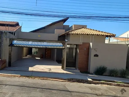 Casa-Térrea em Jardim Mansur