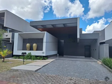 Casa-Térrea-Condomínio em Residencial Alphaville II